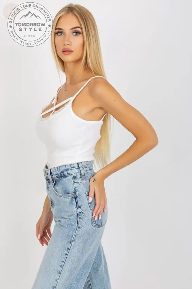 Schickes, geripptes Oberteil mit Spitzenbesatz! - Tomorrow Style