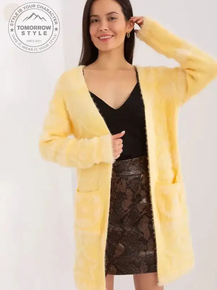 Sonnenscheingelber Strick - Cardigan: Komfort beim Aufknöpfen - Tomorrow Style