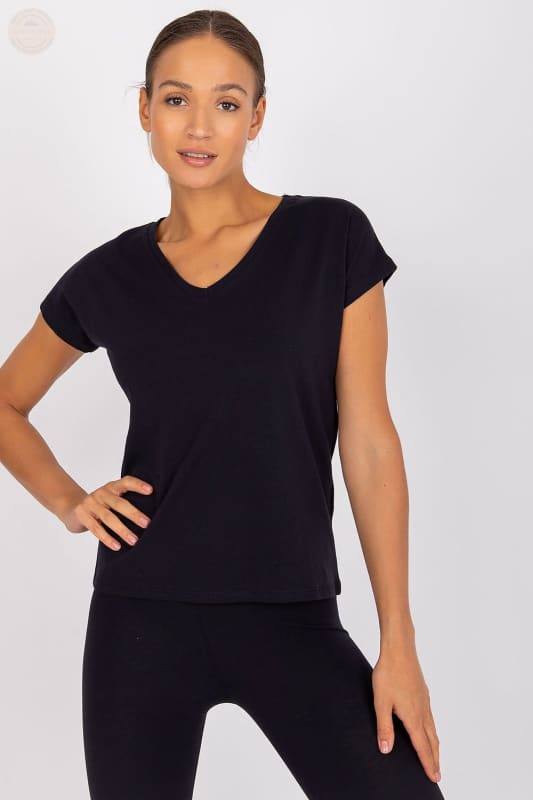 Sportliches T-Shirt mit V - Ausschnitt: Trendig und bequem! - Tomorrow Style