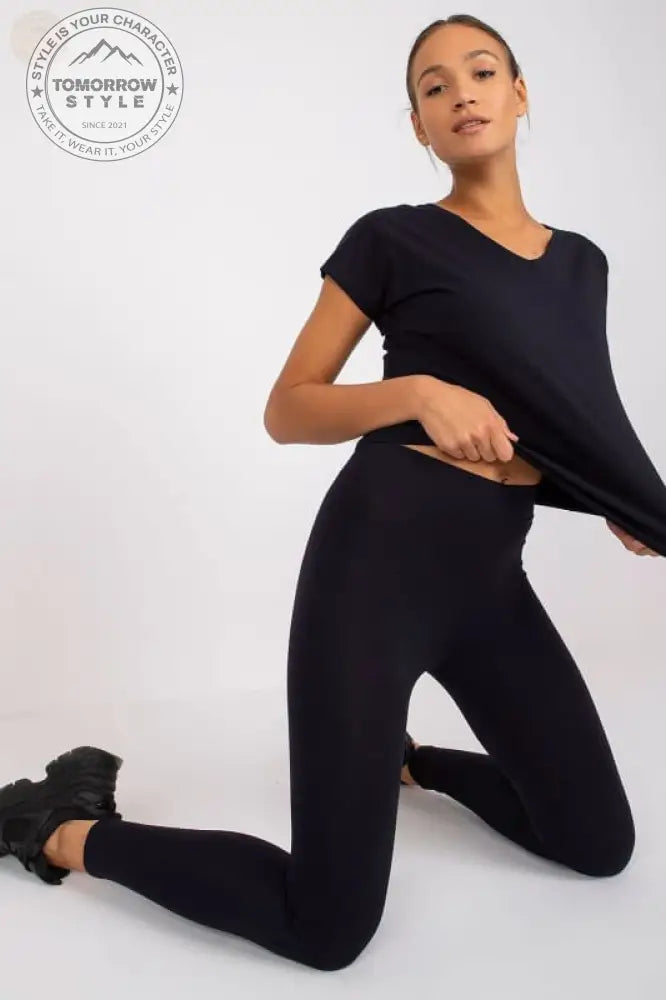 Sportliches T-Shirt mit V - Ausschnitt: Trendig und bequem! - Tomorrow Style