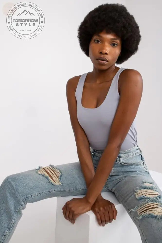 Summer Chic: Trägerloses T-Shirt mit einfachem Schnitt! - Tomorrow Style