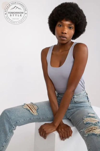 Summer Chic: Trägerloses T-Shirt mit einfachem Schnitt! - Tomorrow Style