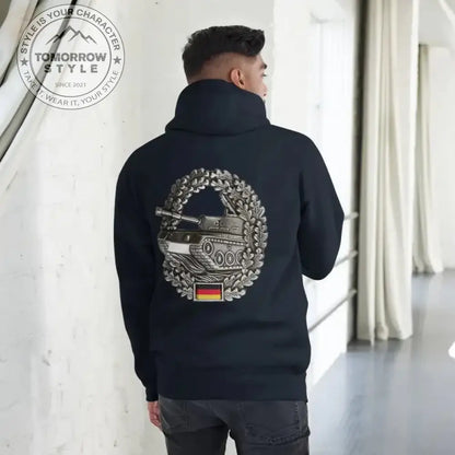 Tank Badge Hoodie: Entfessle deinen inneren Krieger - Tomorrow Style