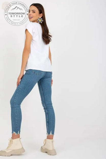 Ultimatives Komfort - Shirt mit V - Ausschnitt – ideal für den Alltag - Tomorrow Style