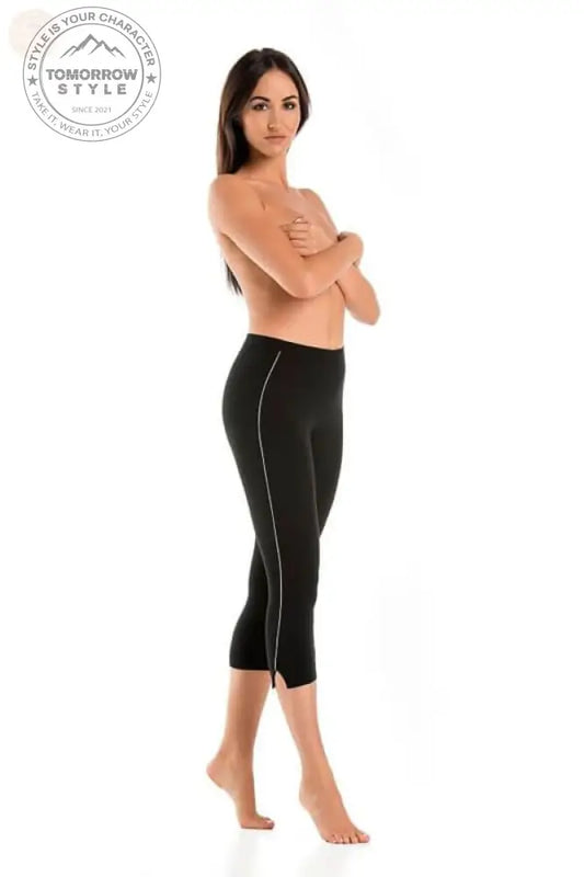 Ultra - schlankmachende schwarze Capri - Leggings – Der Taillenbereich - Tomorrow Style