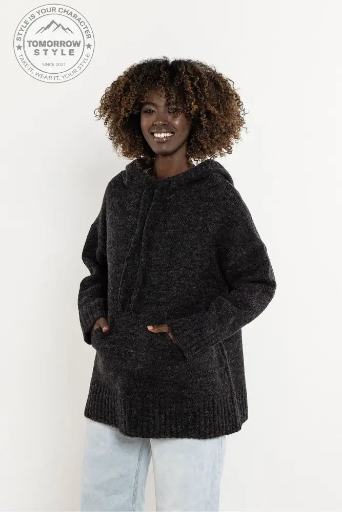 Weicher Oversize Pullover mit Kaputze - Tomorrow Style