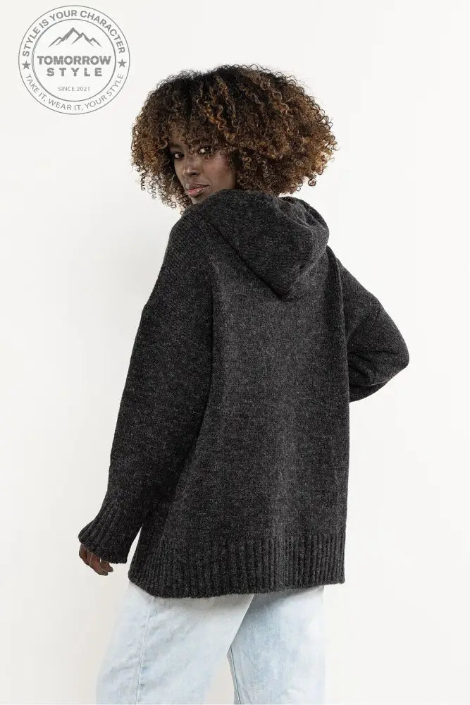Weicher Oversize Pullover mit Kaputze - Tomorrow Style