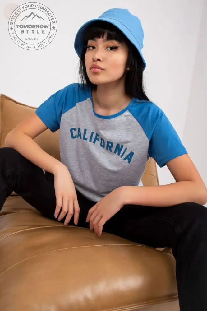 Wunderschönes Damen T-Shirt mit aufregendem Schriftzug auf der Vorderseite! - Tomorrow Style